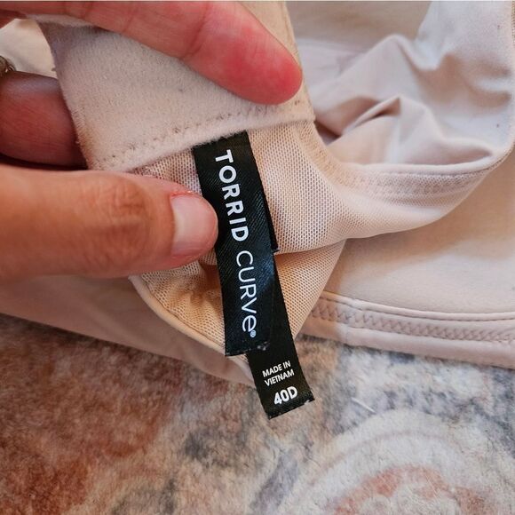 Torrid Wireless Nude Bra - Picture 3 of 3